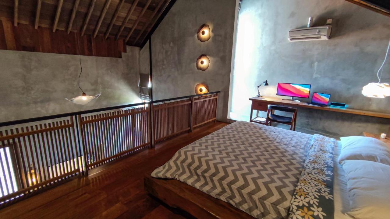 Ruang Tekuni Apartamento Legian Exterior foto